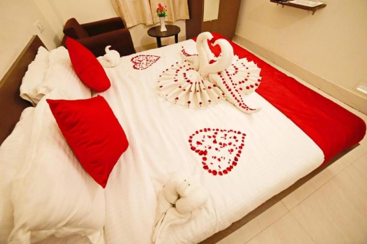 Oyo 16708 Sada Shiv Guest House Varanasi Esterno foto
