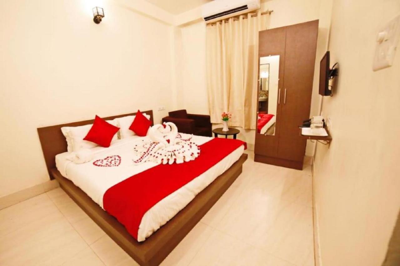 Oyo 16708 Sada Shiv Guest House Varanasi Esterno foto