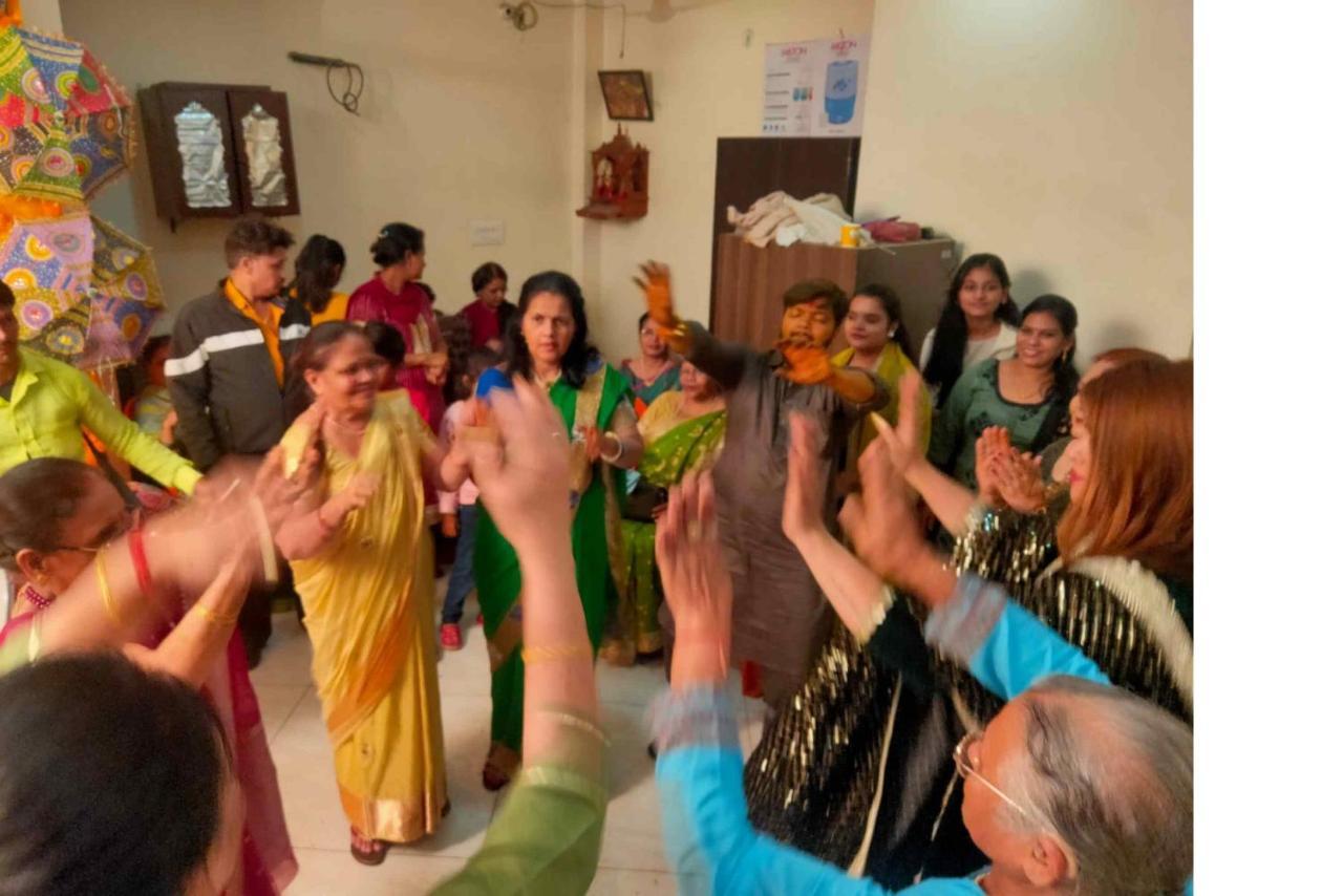 Oyo 16708 Sada Shiv Guest House Varanasi Esterno foto