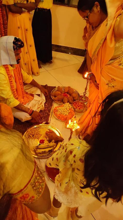Oyo 16708 Sada Shiv Guest House Varanasi Esterno foto