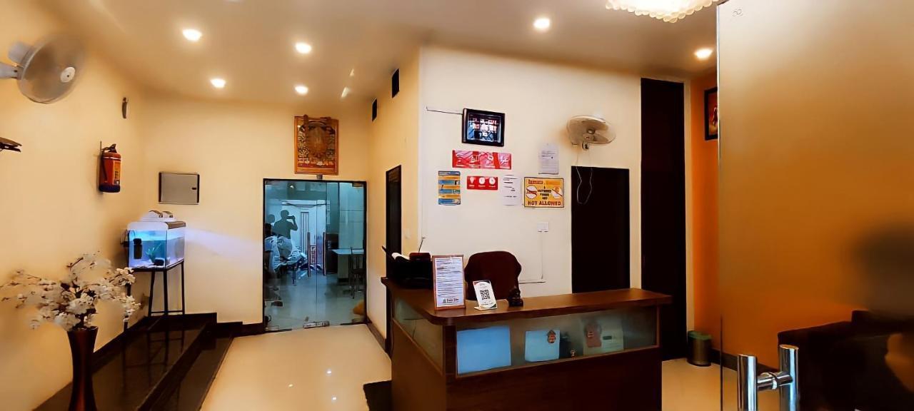 Oyo 16708 Sada Shiv Guest House Varanasi Esterno foto