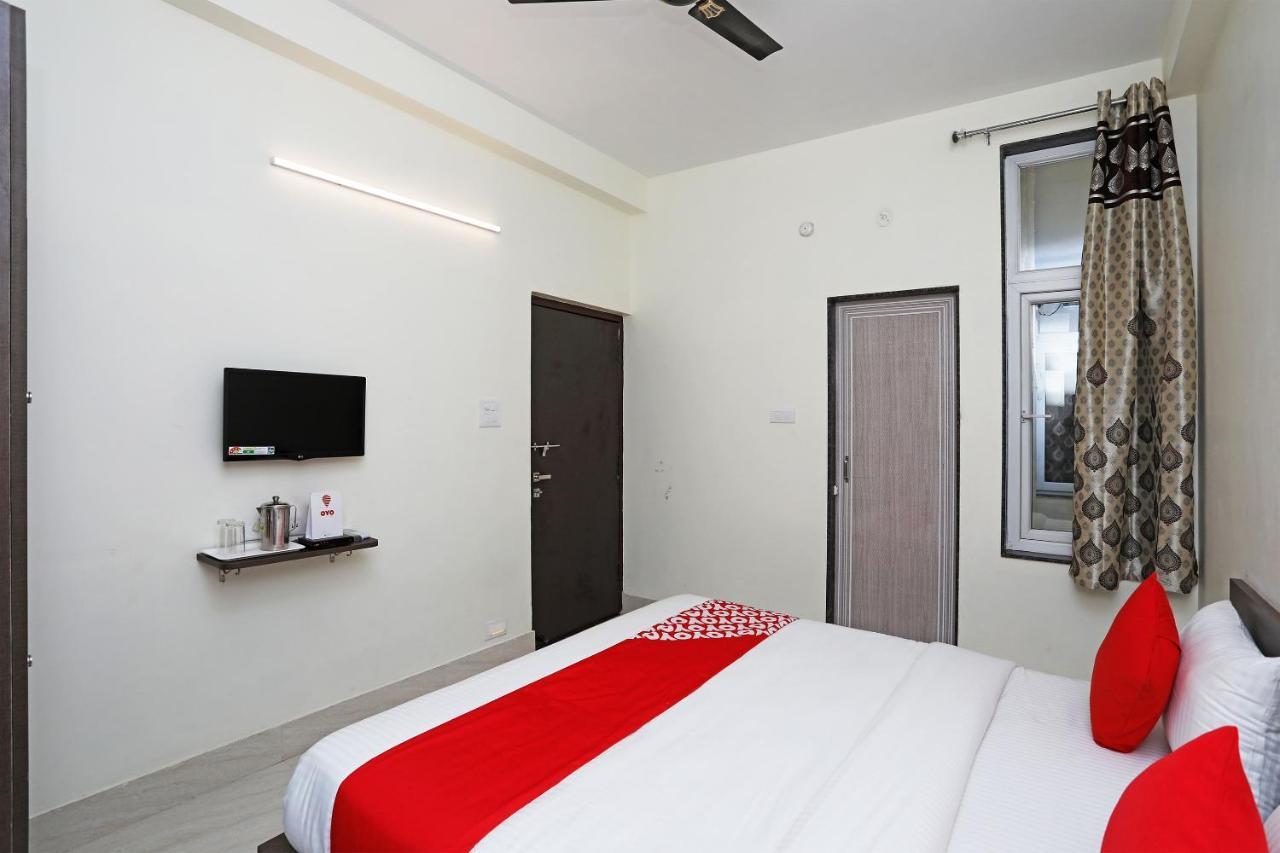 Oyo 16708 Sada Shiv Guest House Varanasi Esterno foto