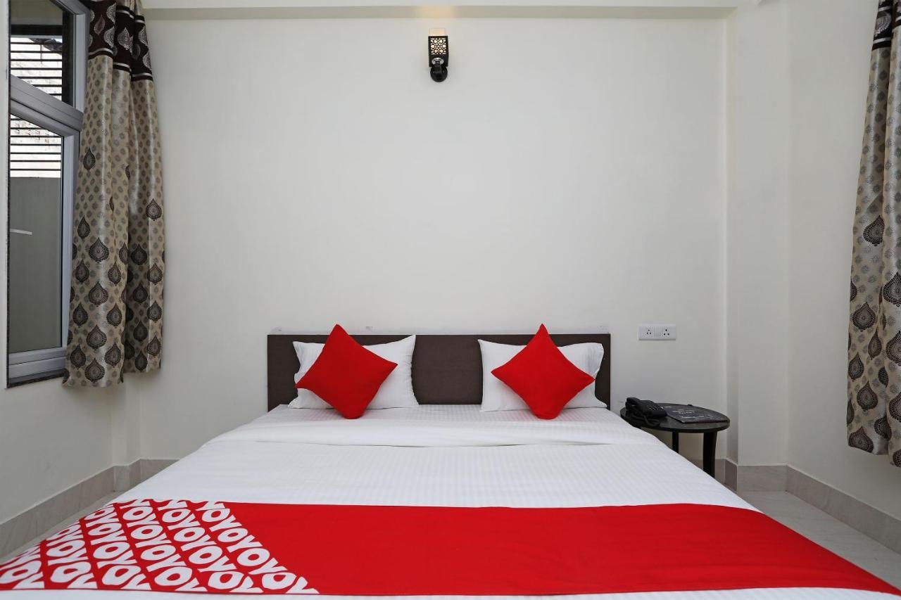 Oyo 16708 Sada Shiv Guest House Varanasi Esterno foto