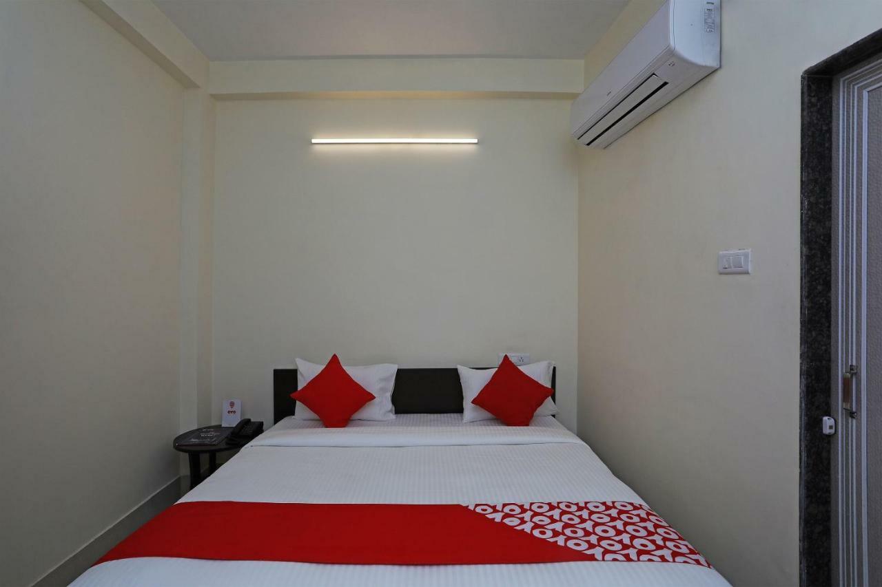 Oyo 16708 Sada Shiv Guest House Varanasi Esterno foto